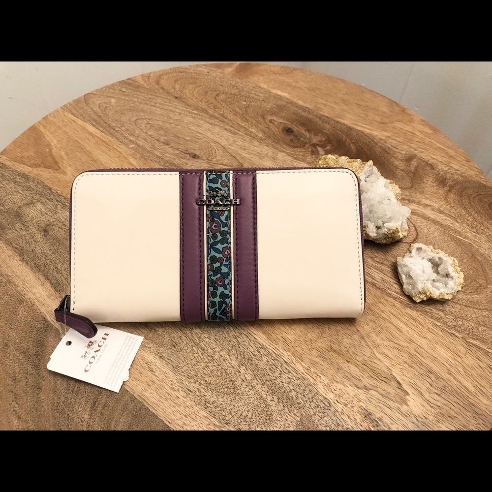 SOLD NWT coach accordion wallet. - Picture 3 of 6